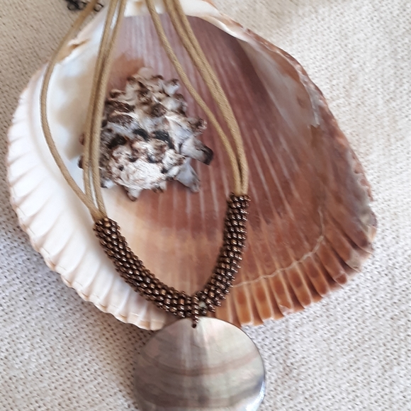 Shell necklace - Picture 9 of 10